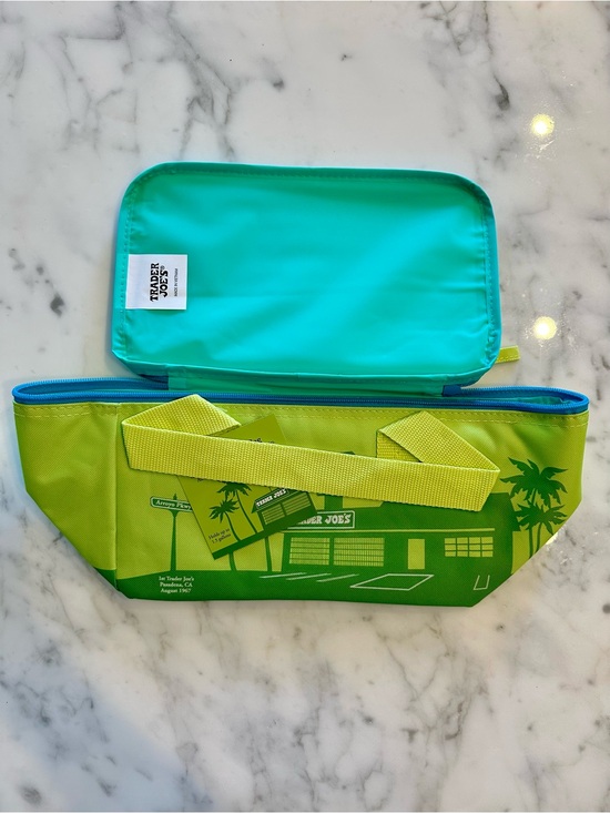 Trader Joe'S Handbags - Trader Joe's Green + Aqua Small Insulated Lunch Bag
